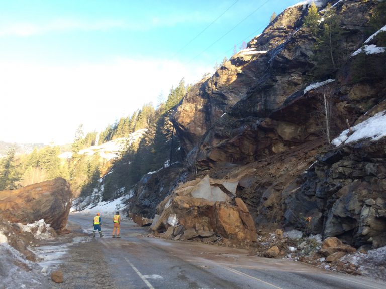 Kootenay Pass re-opens after slides