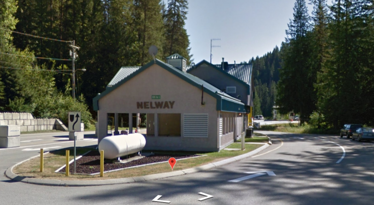 Nelway border crossing hours reduced
