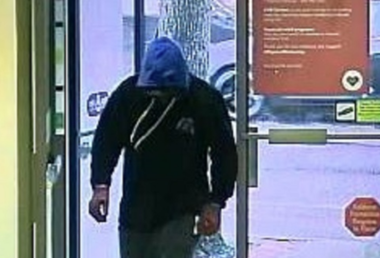 Suspect at large following Grand Forks bank robbery