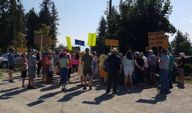 Protesters gather outside of Creston Museum in support of dismissed manager