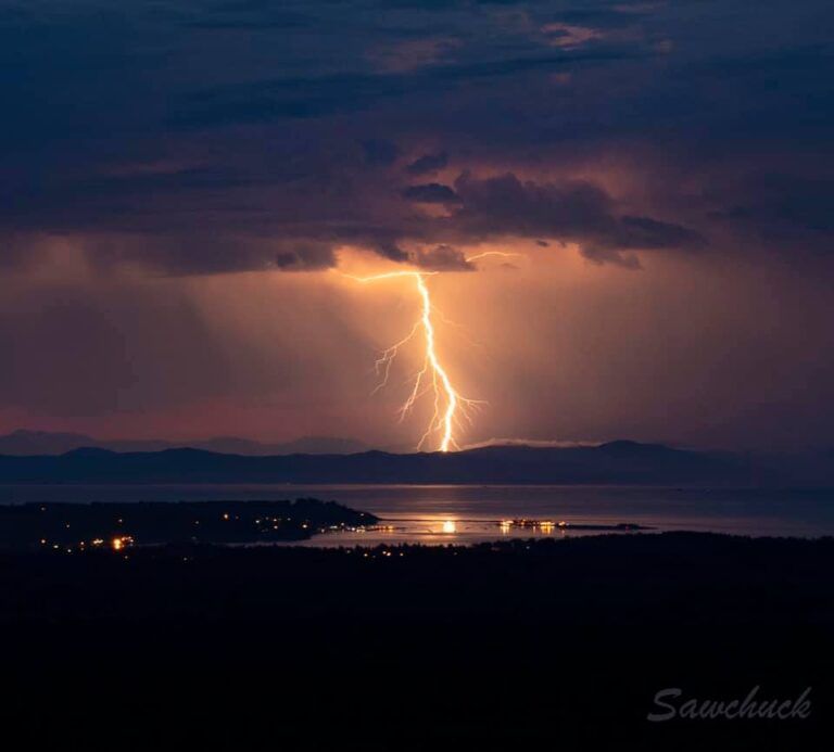 Environment Canada warns of gusty winds and dry lightning