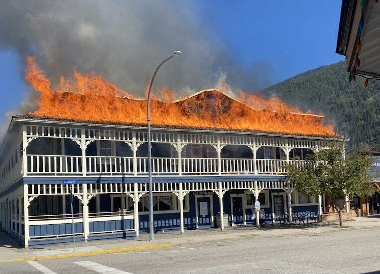 Fire-damaged Salmo Hotel might be salvageable: owner