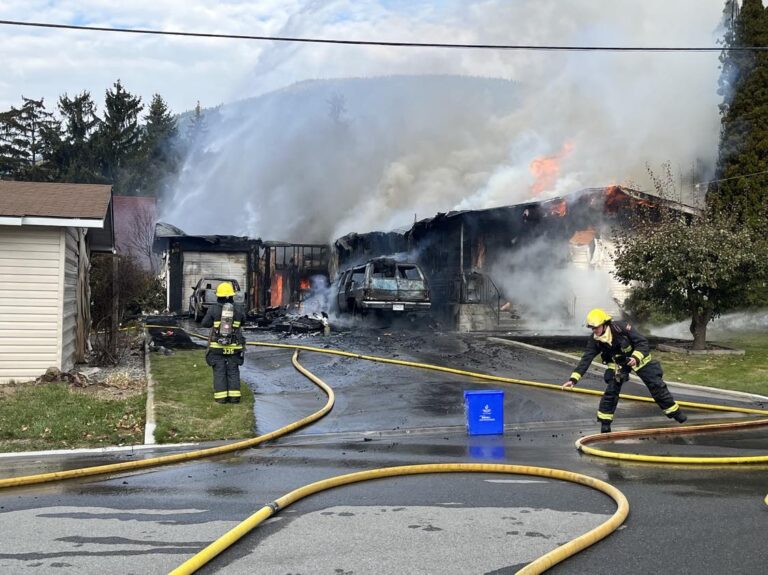 House fire covers Creston Valley in smoke